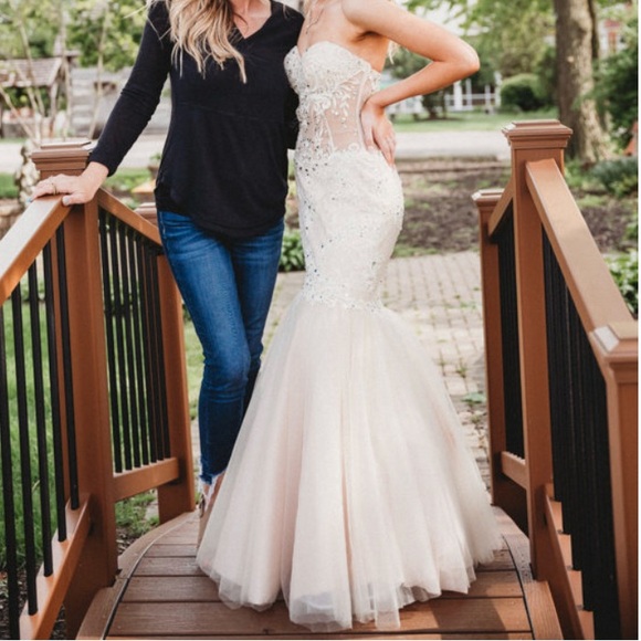 Strapless nude/pink Lace Gown - Picture 5 of 6